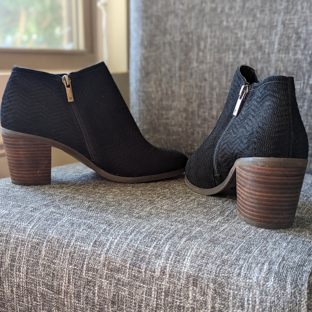 LUCKY BRAND Black Leather Suede Parnesa Ankle Bootie Wood Chunky Heel - Picture 3 of 5